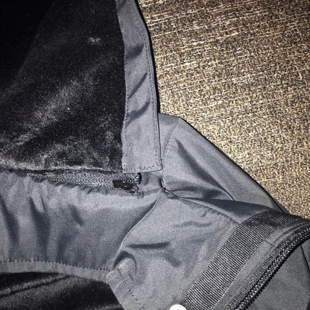 Weatherproof jacket - Picture 11 of 16